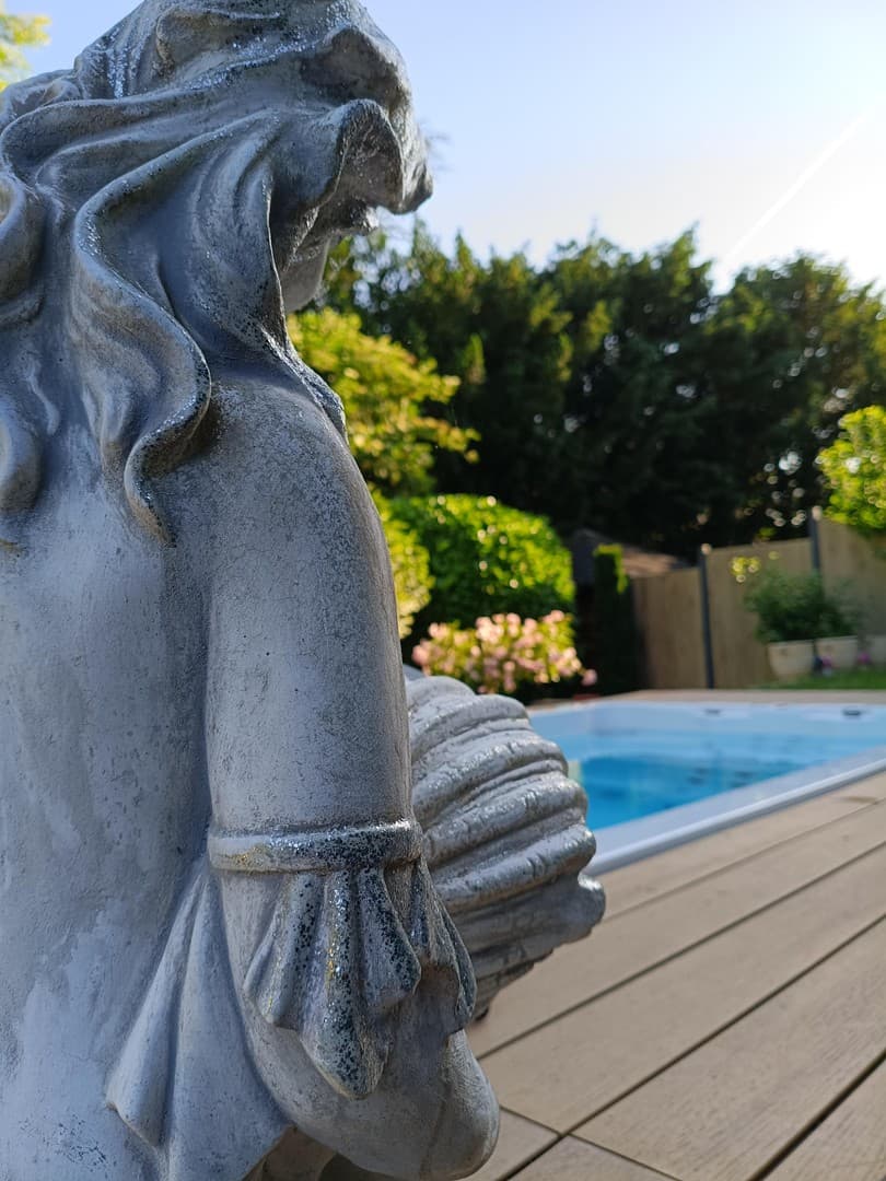 Zauberhaftes Wohnen als Untermiete/Frauen WG in Gartenwohnung mit Pool