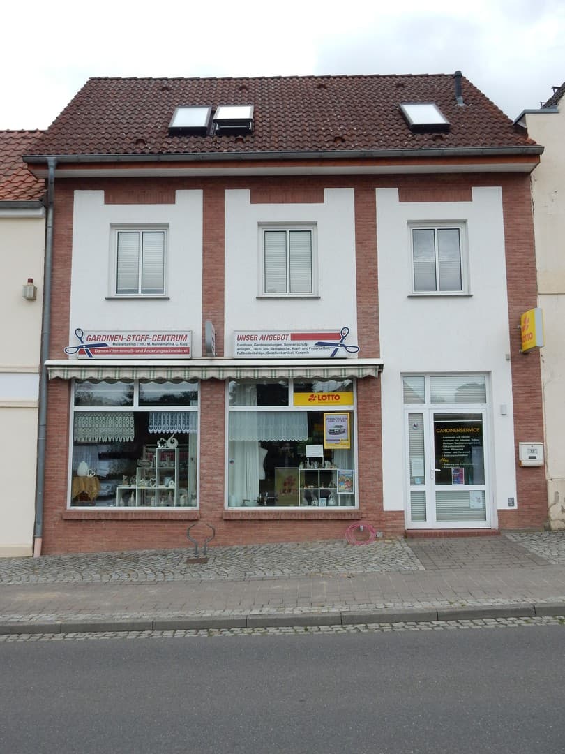 Haus zum Wohnen oder Gewerbe mit viel Platz zusätzlich im Hinterhaus