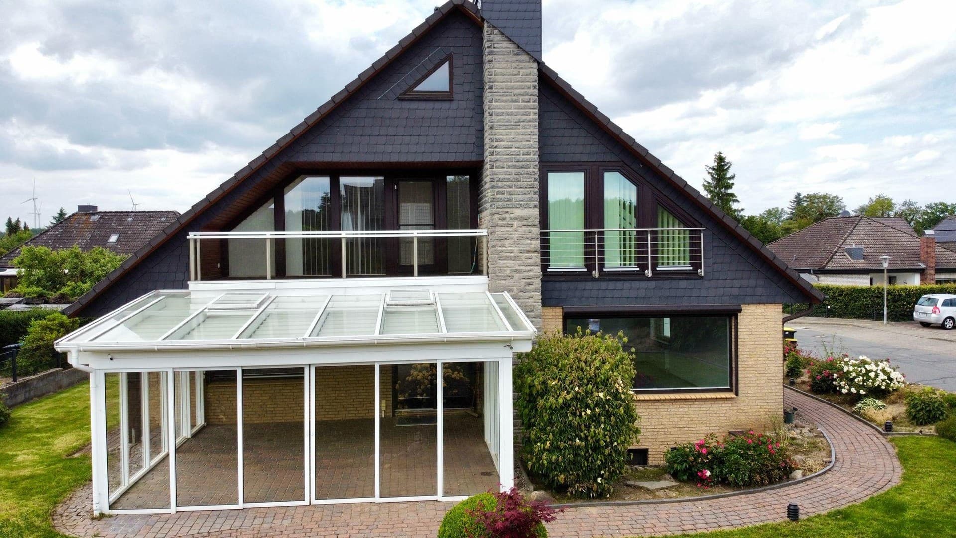 Saniertes Architektenhaus, Atrium, Wintergarten, Sauna mit Traumgarten