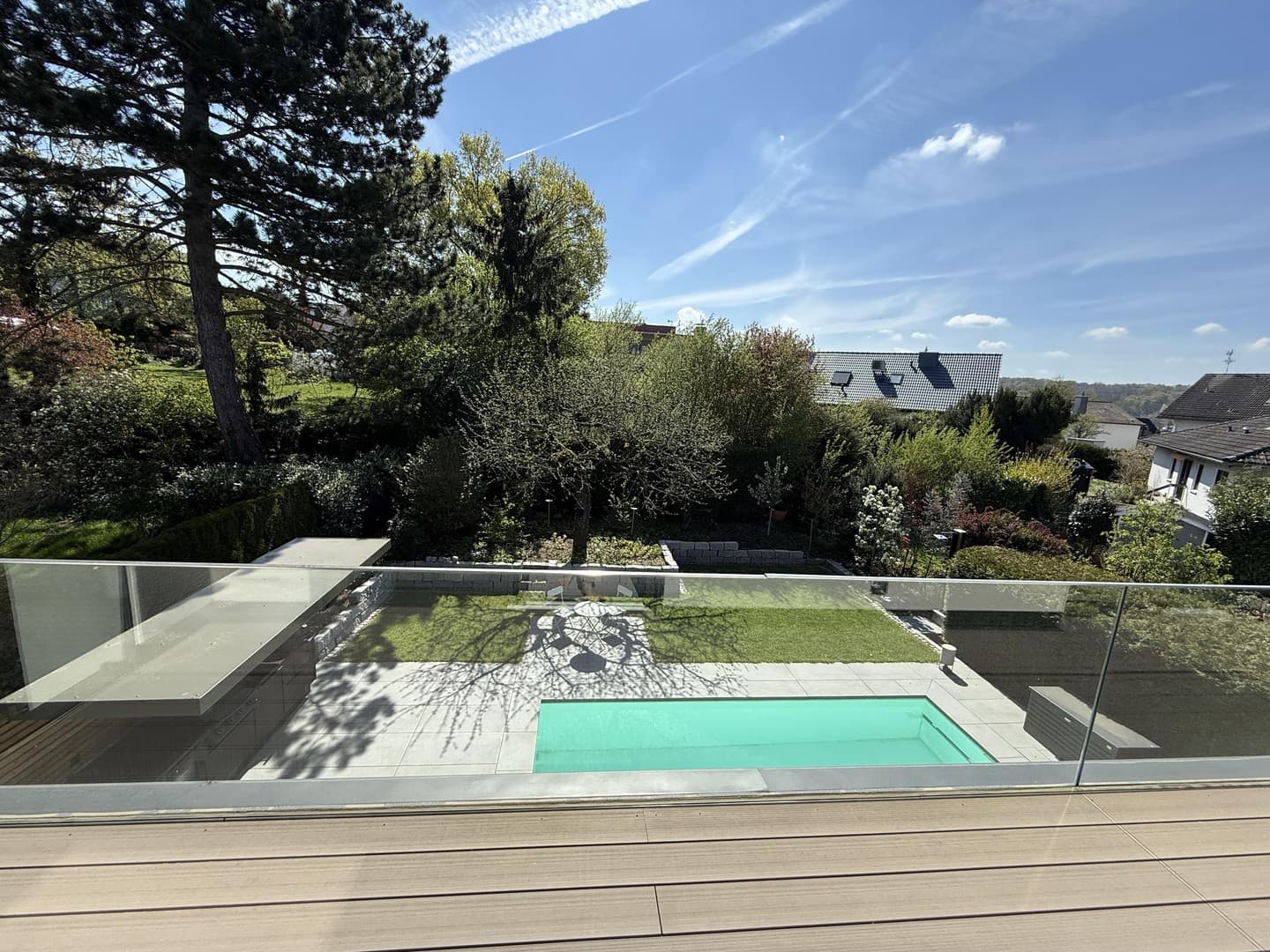Exklusive Neubau Villa bei Frankfurt | Pool · Klima · Kamin · Sauna· Heimkino · Smart Home
