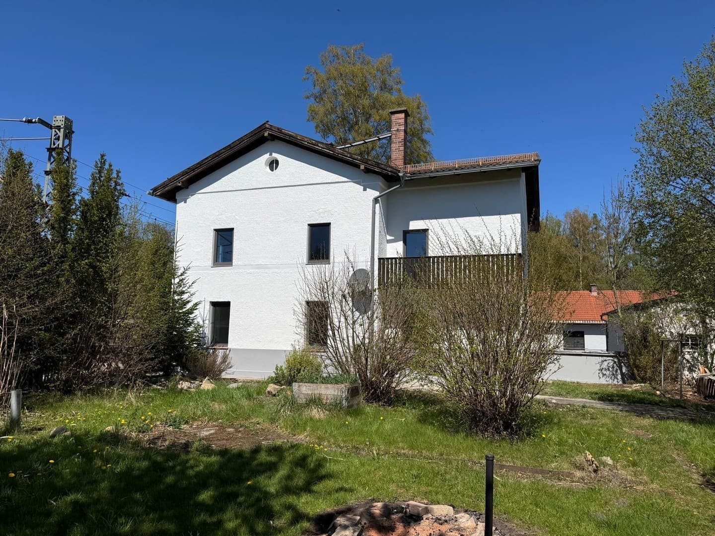 Gelegenheit. 9-Zi. Haus 15 Min mit der Bahn nach München, Erwerb erfordert hohes Eigenkapital
