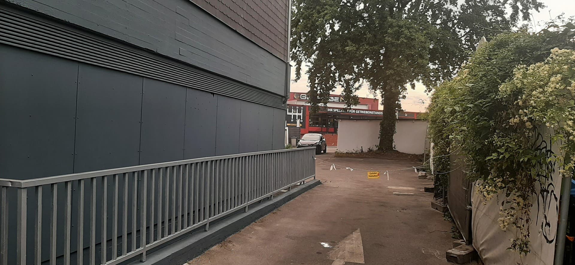 Gewerbe-/Lagerhalle in optimaler Verkehrslage (KG)