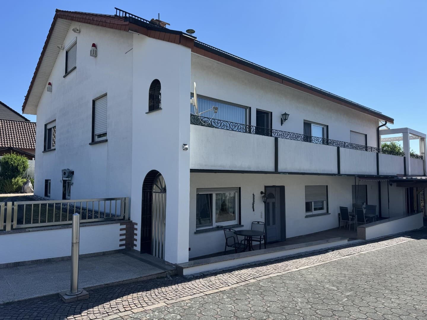 Charmante, großzügige 3-Zimmer-Wohnung mit Kamin und separatem Eingang in Kirchardt