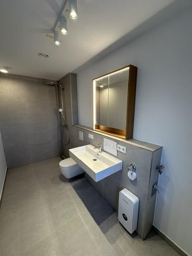 Neubau - Erstbezug - Maisonette - 3 ZW inkl. EBK, Balkon, Stellplatz, Keller, ca. 69m² Wfl.