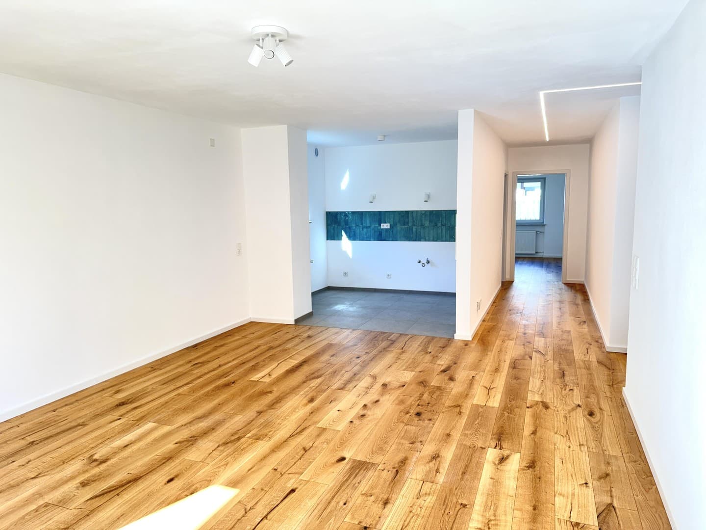Moderne 3-Zimmer-Wohnung am Bodensee – mit Balkon & Gartenzugang