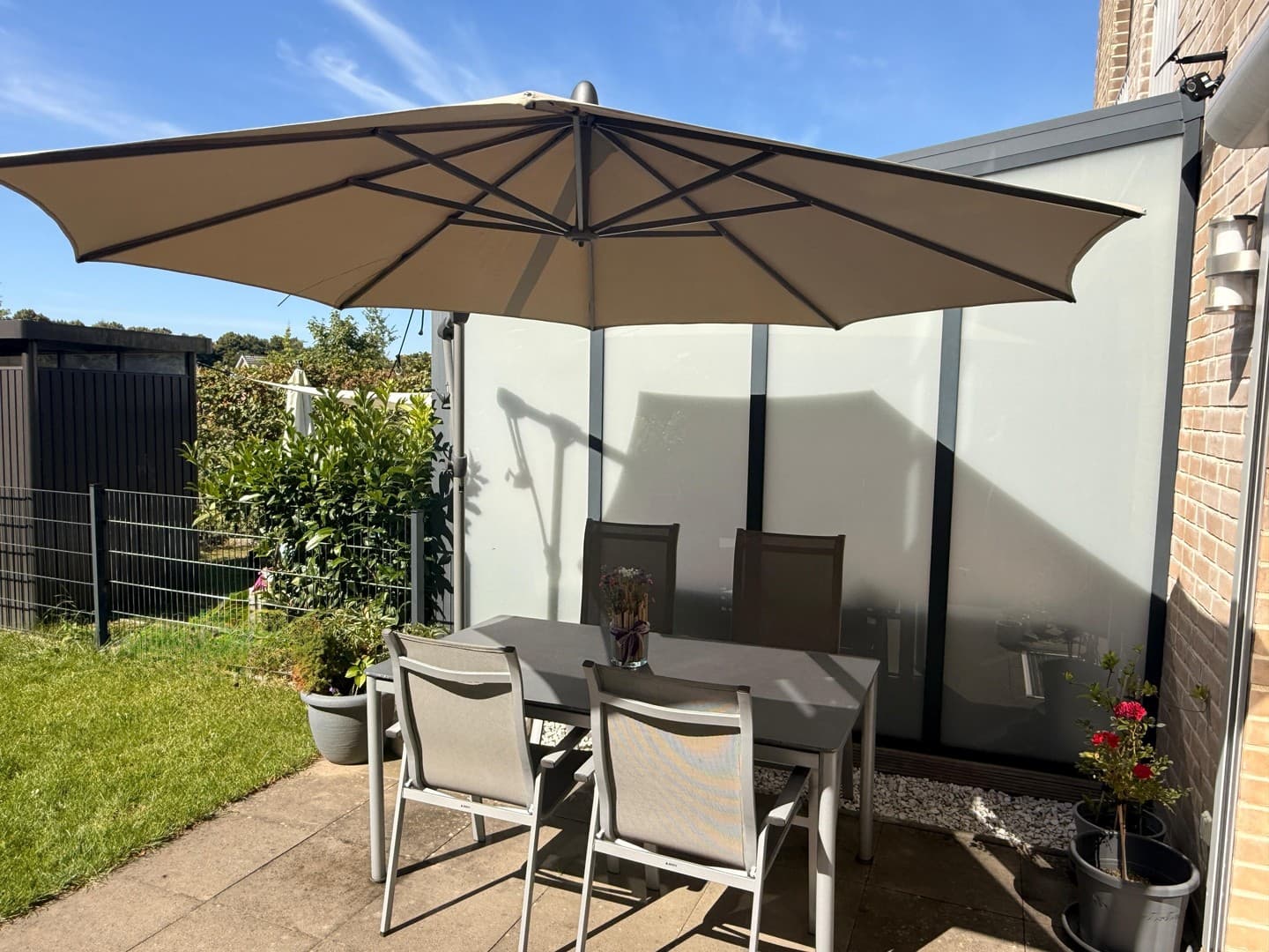 Modernes Reihenmittelhaus im Erlenhof | Vollkeller, Südgarten & Dachterrasse | Provisionsfrei !