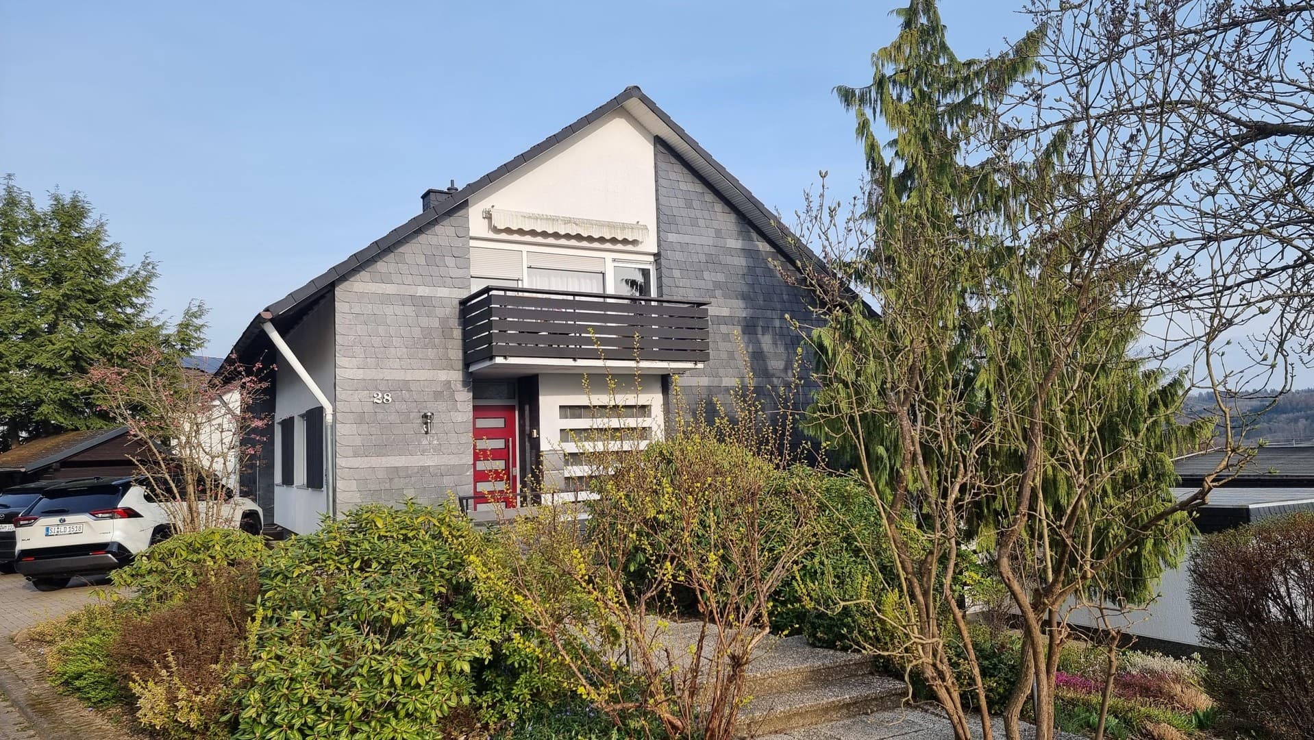 Dreifamilienhaus/Mehrgenerationenhaus/wohnen und arbeiten unter einem Dach