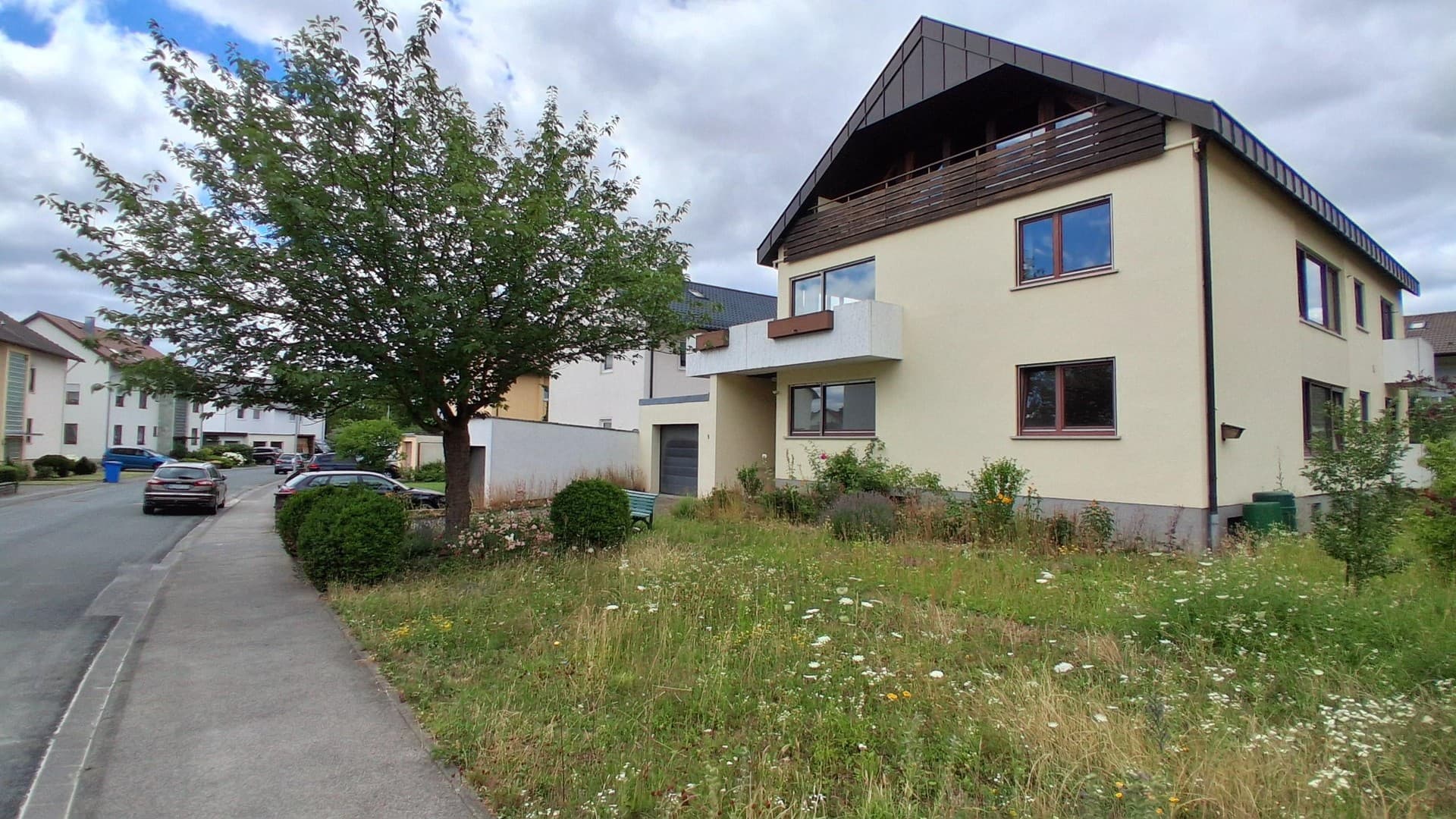 -RESERVIERT- Wohn- und Geschäftshaus, als Dreifamilienhaus geeignet