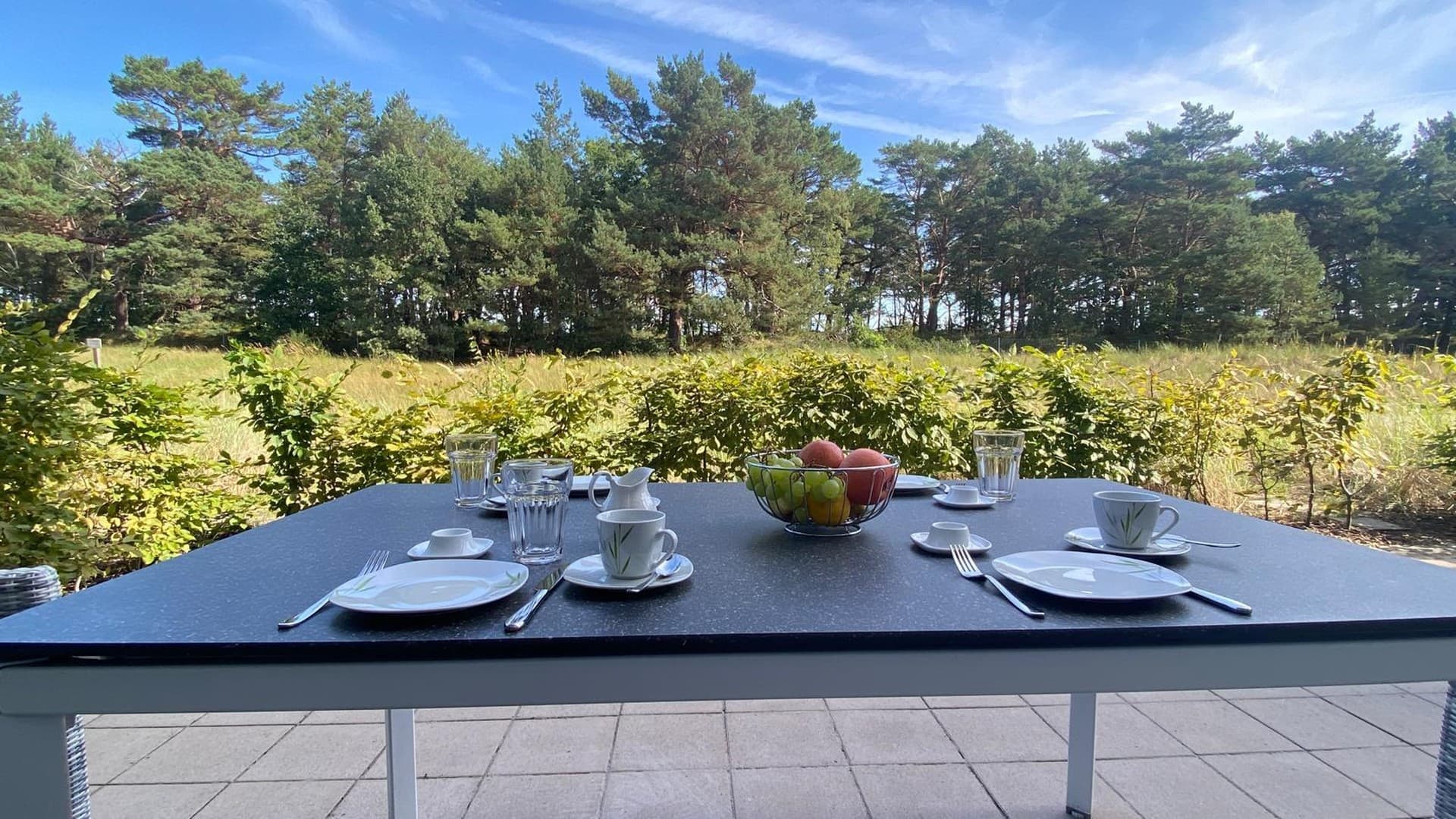 Modernisierte Ferienwohnung in Prora, 100 m zur Ostsee, zwei Terrassen -provisionsfrei-
