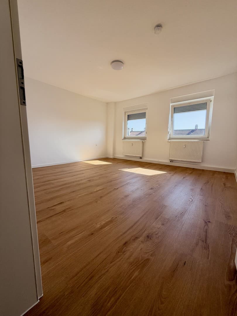 Erstbezug nach Renovierung inkl. Stellplatz + EBK