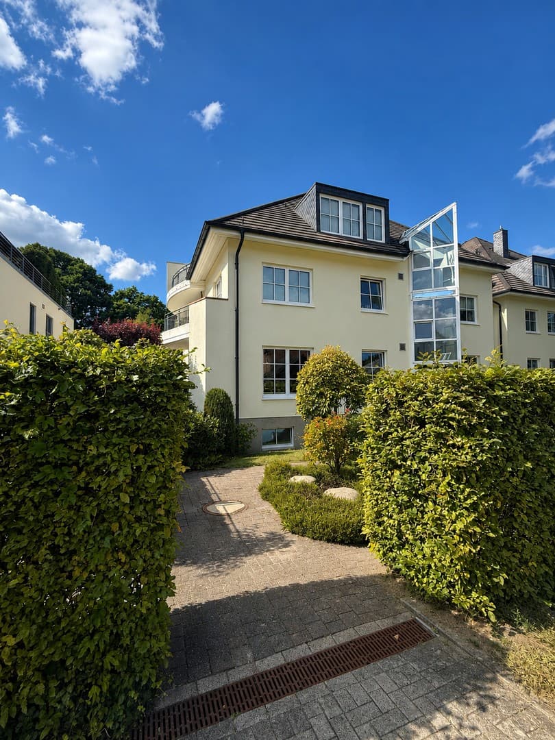 Großzügige Maisonette mit ca. 90 m² Grundfläche – Balkon, TG & ruhige Spielstraße in Niendorf