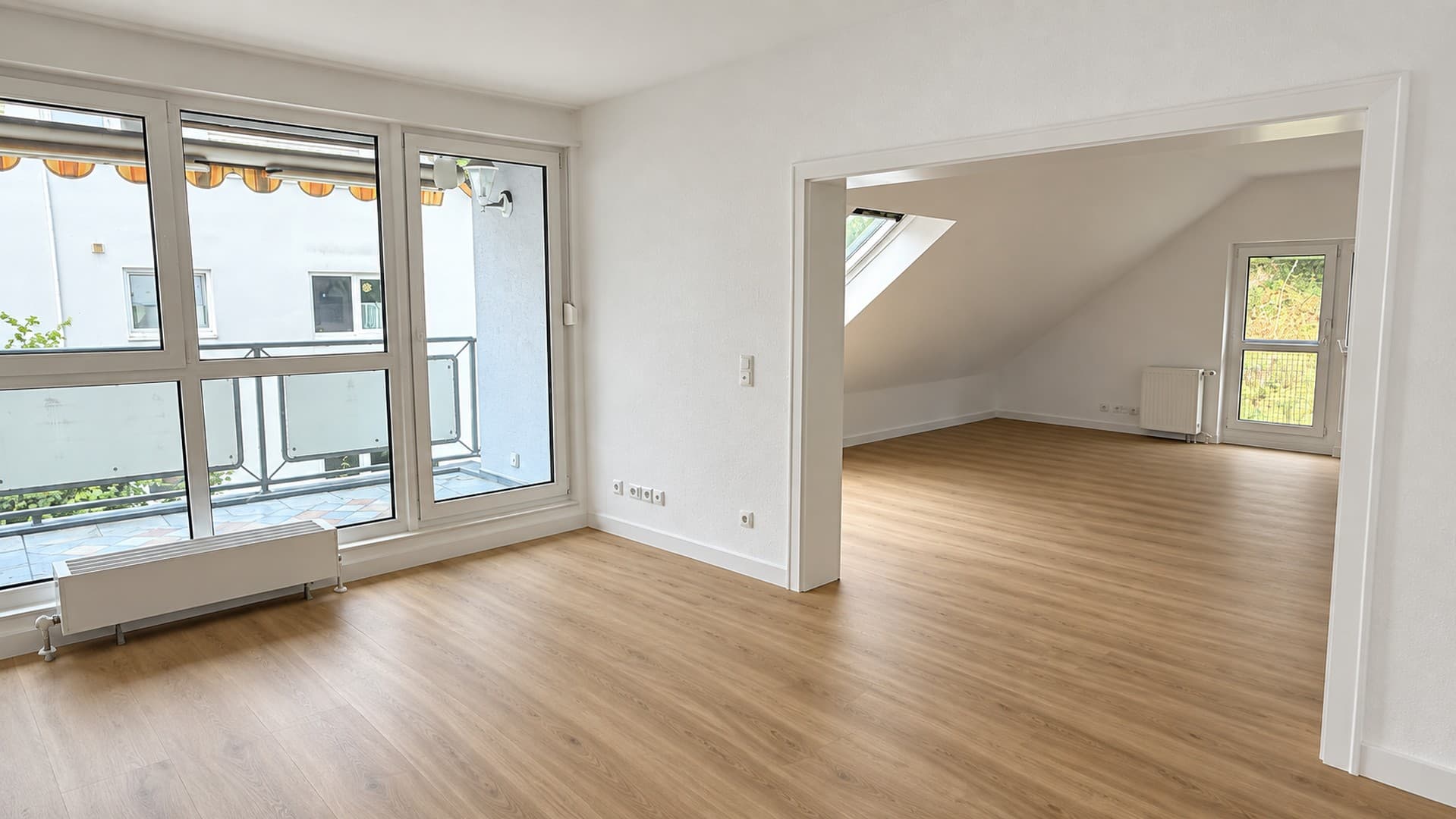 Renovierte DG-Wohnung 3 ZKB mit Balkon