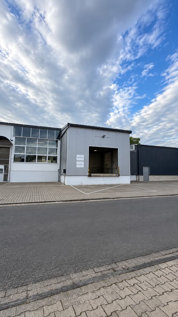 Lagerhalle Produktions- Halle 605 m2 in Pfungstadt auch teilbar in 80-300 m2