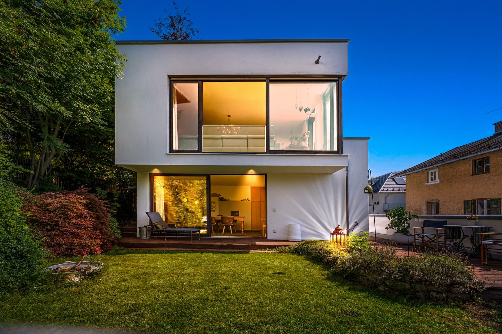 Exklusive Villa mit Alpen und Seeblick, luxuriöser Ausstattung & weitläufigen Terrassen