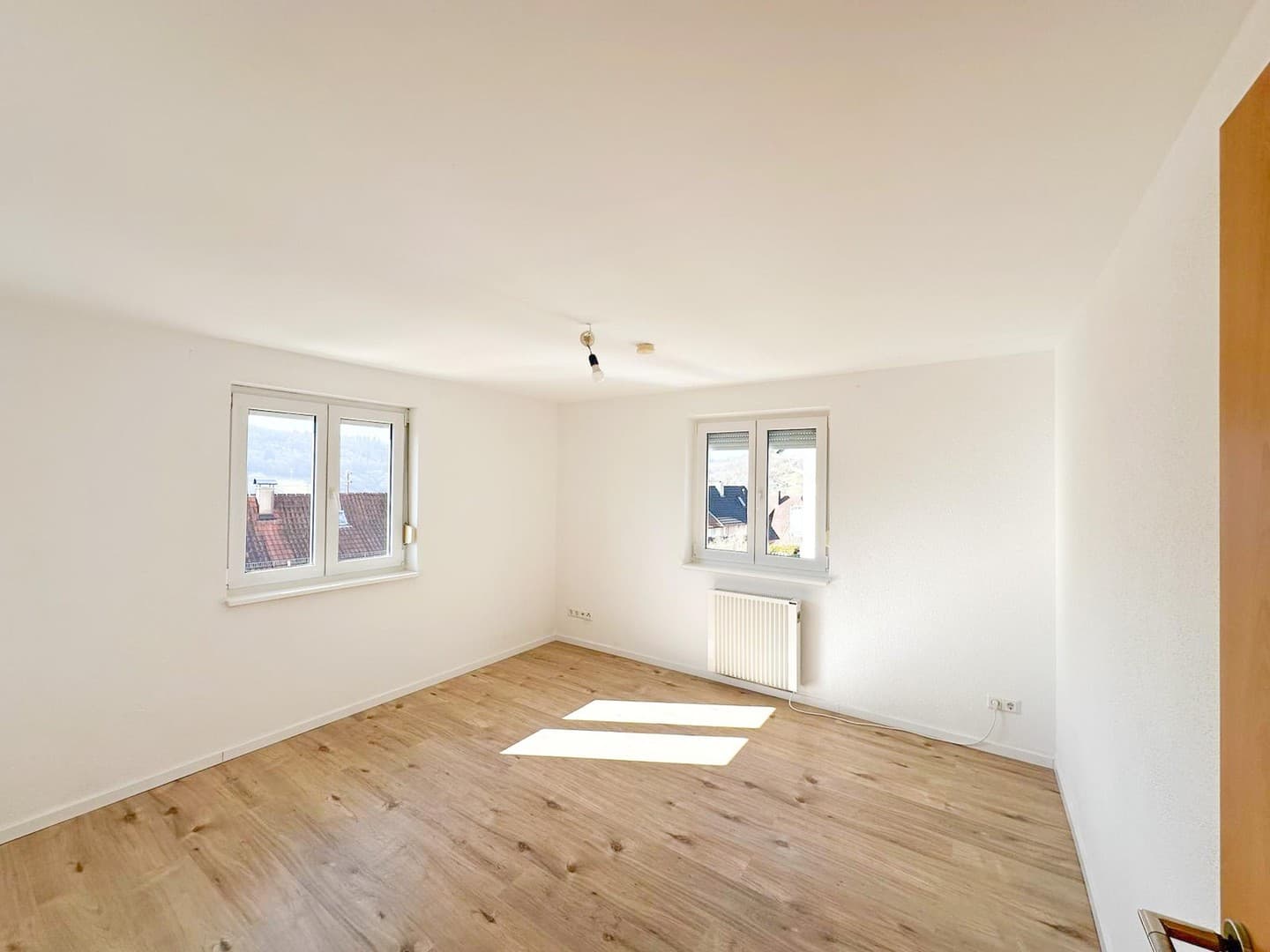 Schöne 3-Zimmer-Erdgeschosswohnung mit Einbauküche, Keller und Stellplatz in KÜN-Nagelsberg