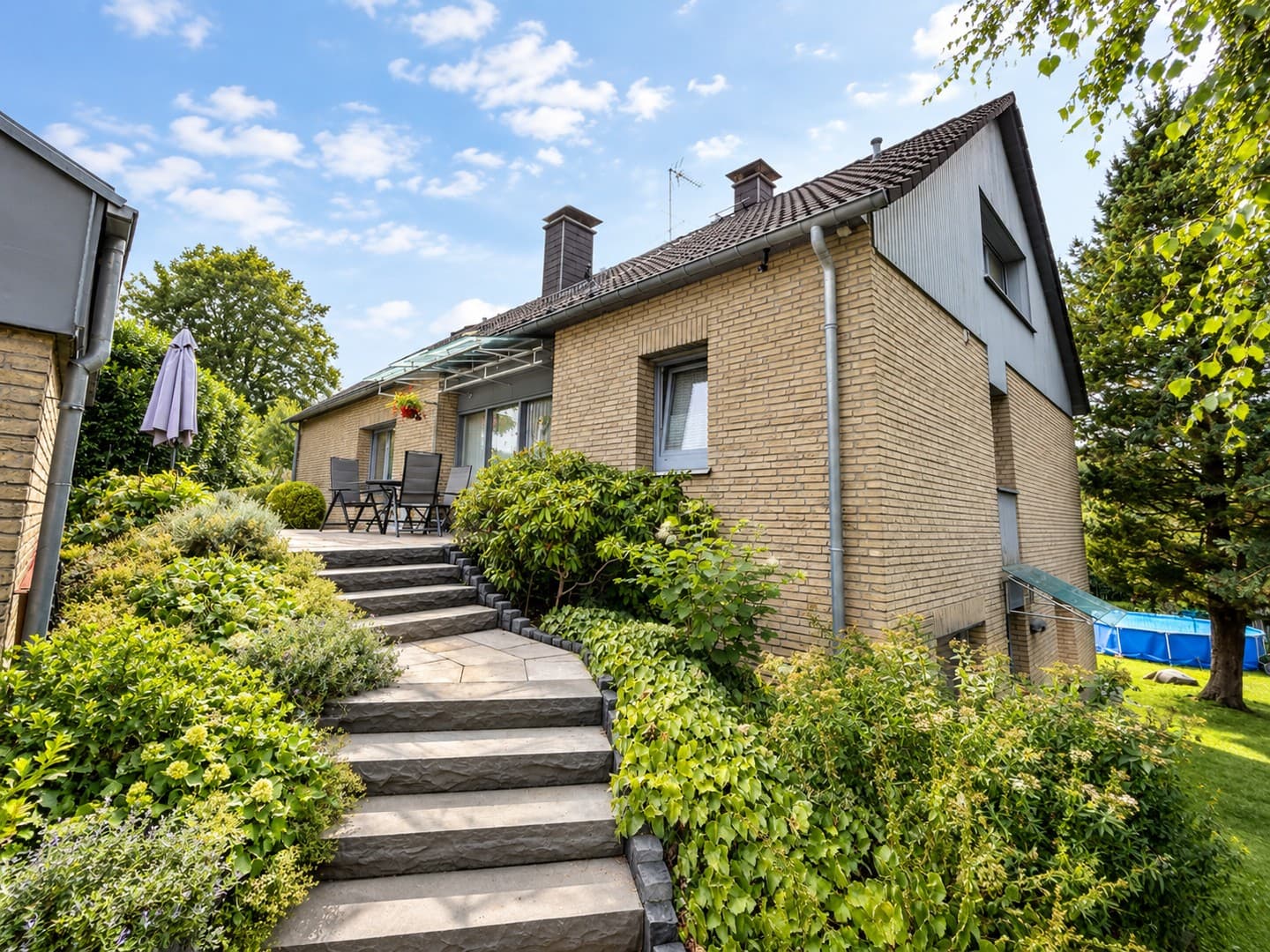 Großzügiges Einfamilienhaus mit Galerie, Erdwärme & ca. 2.050 m² Grundstück