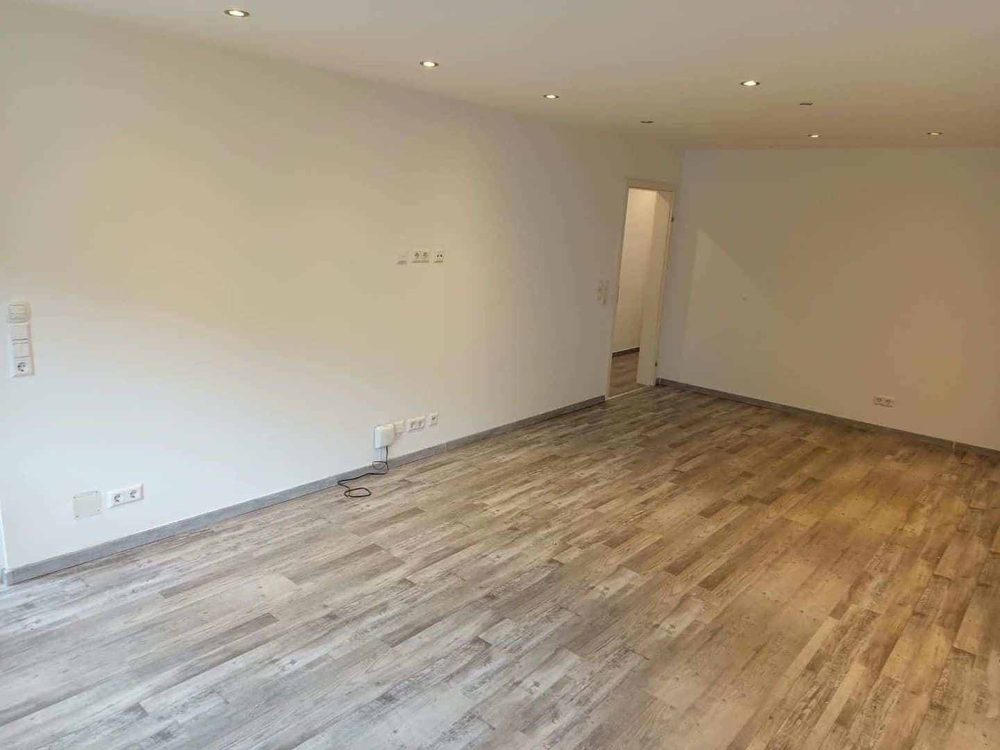 Modernisierte 4-Zimmer-Wohnung mit Balkon & Einzelgarage – EG, 97 m²