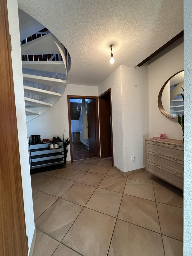 Charmante DG-Maisonettewohnung mit Galerie, Balkon, TG-Stellplatz und Keller in Weinstadt-Endersbach