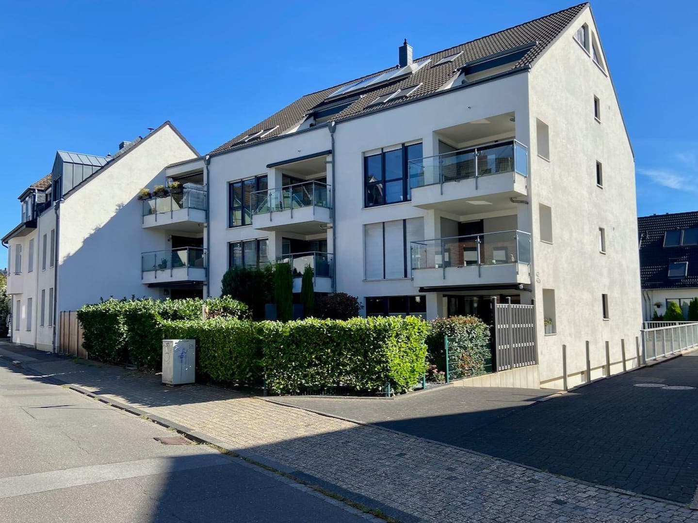 Moderne Eigentumswohnung mit Garten und Tiefgaragen-Stellplatz in Leverkusen. Provisionsfrei!