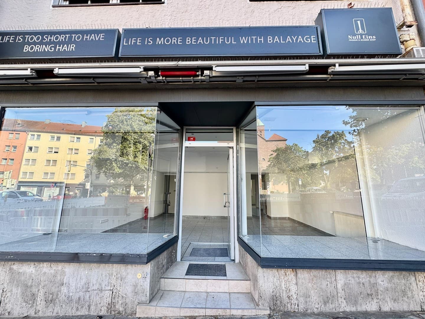 Attraktive Gewerbeeinheit für Friseur, Büro, Laden oder Studio in Allersberger Str.