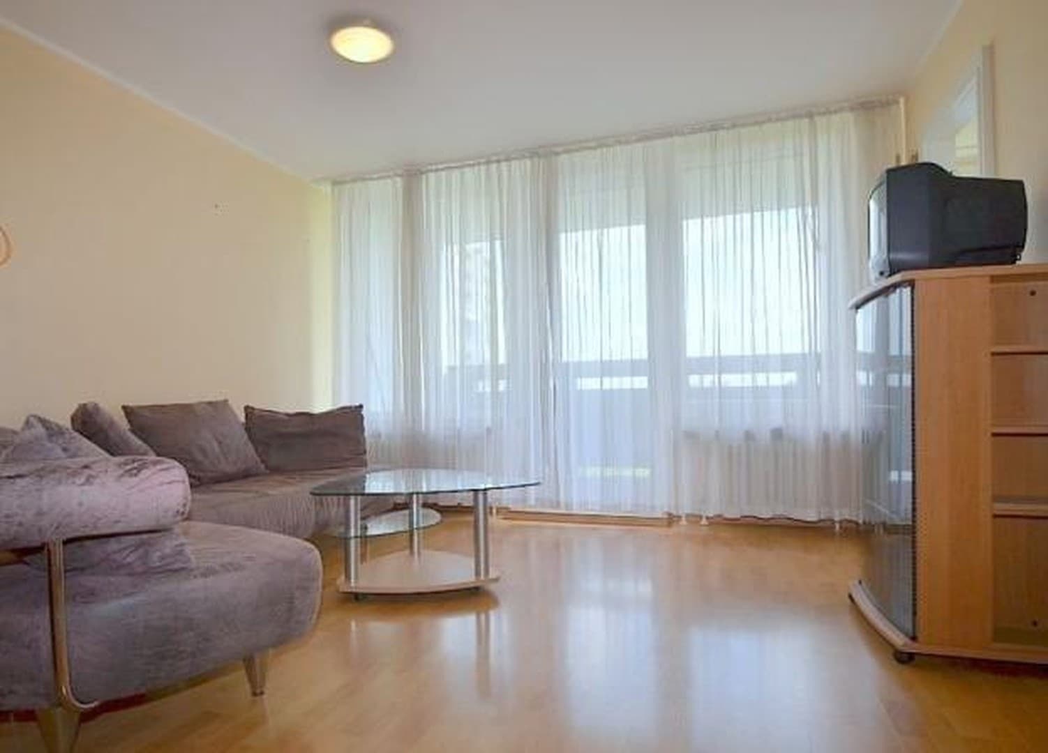 Von privat: Helle 1-Zimmer-Wohnung mit Balkon und Weitblick nahe Nürnberg-Messe