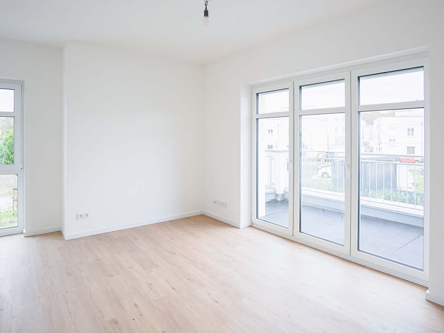 Attraktives Wohnen im 1. OG: Moderne 3 Zimmer mit großem Balkon