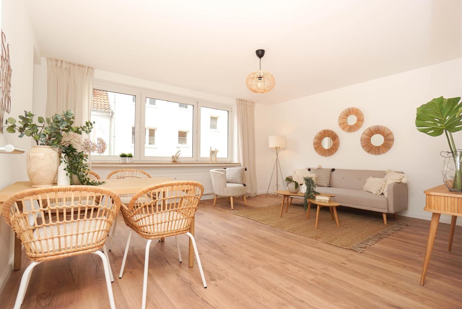 Modernisierte Zweizimmerwohnung mit Loggia – provisionsfrei und bezugsfrei
