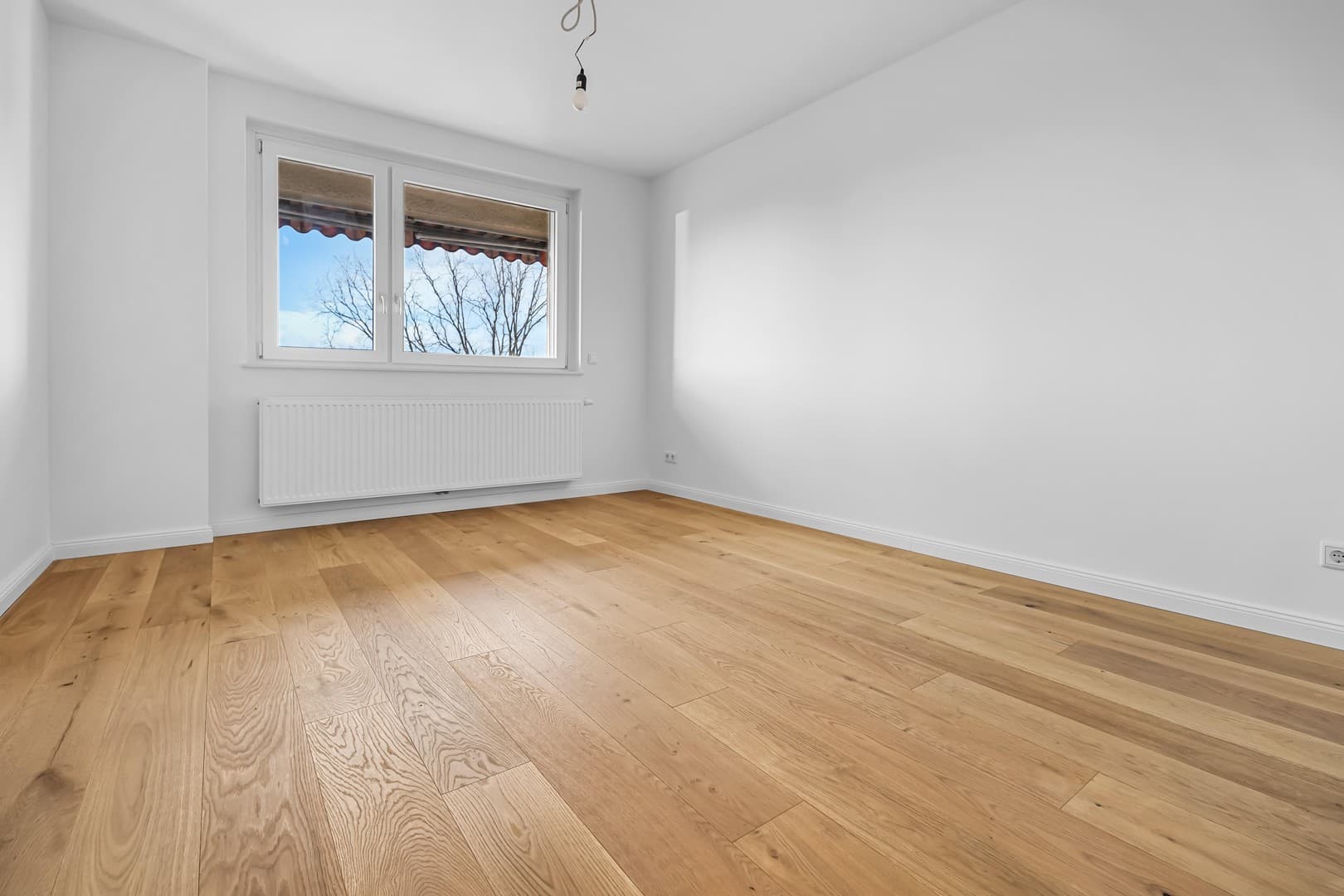 Erstbezug: Frisch sanierte 2-Zimmer-Wohnung mit Loggia