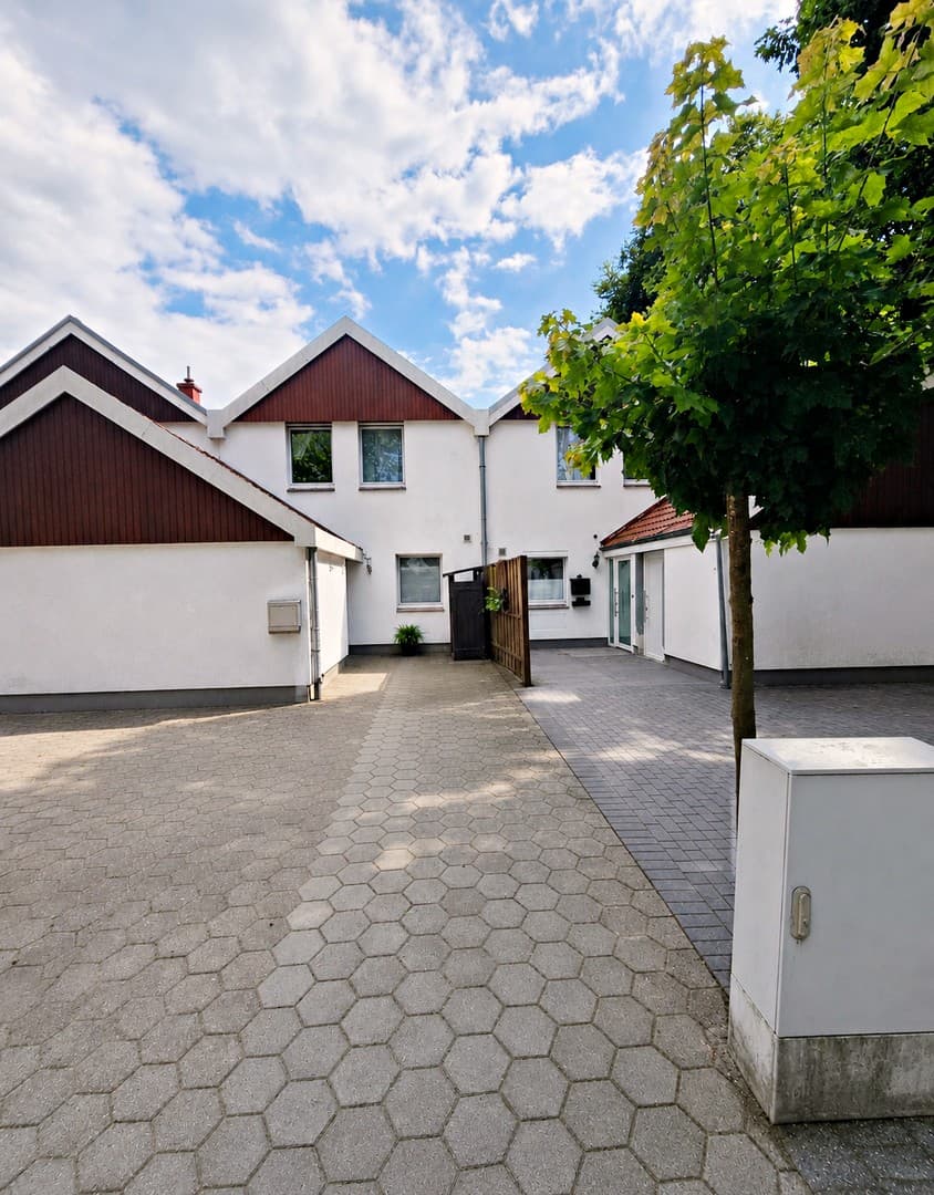 Von Privat: Liebevoll gepflegtes Mittelreihenhaus mit Garten und 2 Stellplätzen