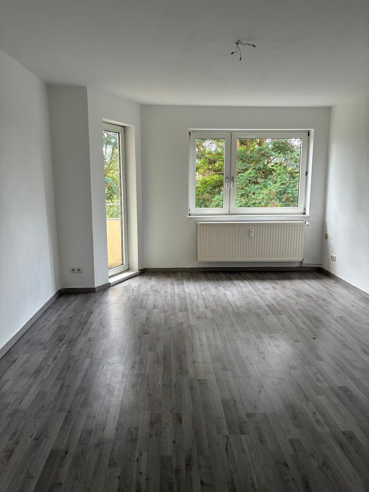 Zentral. Hell. Bezugsfertig – 4 Zimmer mit Balkon im Herzen der Stadt