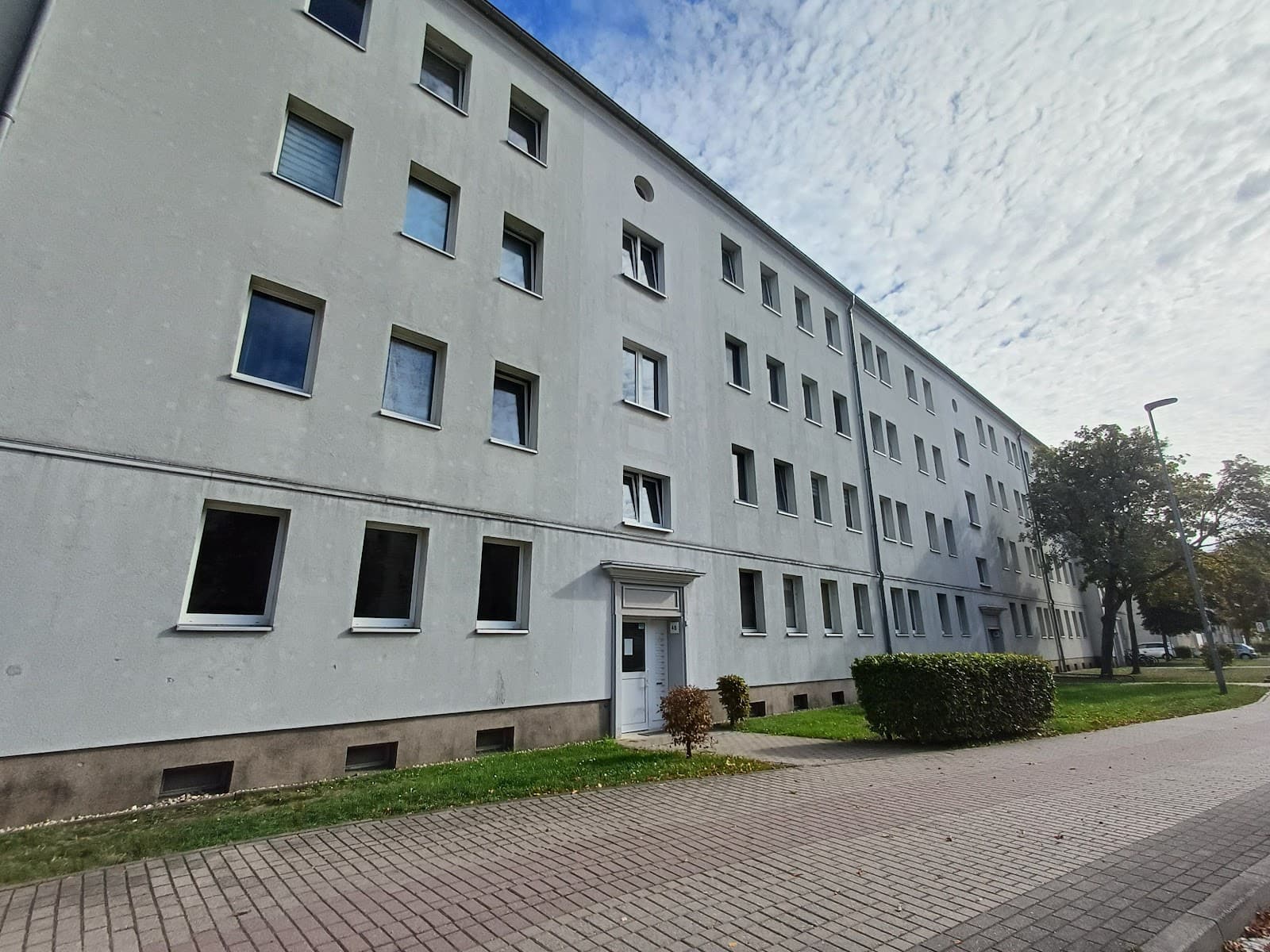 Frisch sanierte 2-Zimmerwohnung im Erdgeschoss - EG links