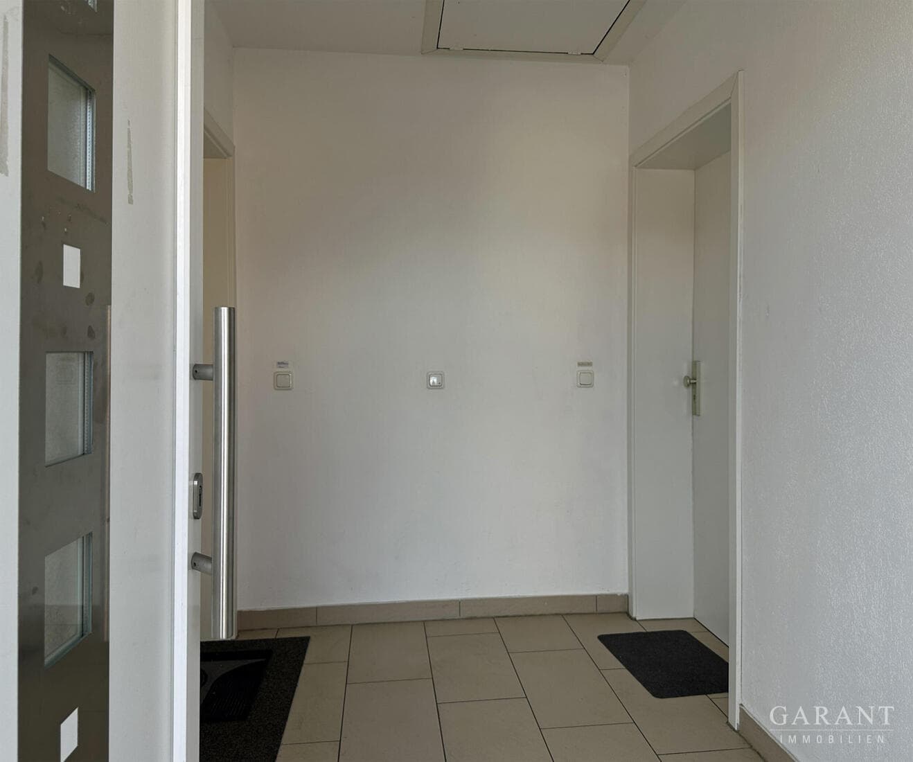 2 Zimmer-Wohnung mit großem Balkon und XXL-Garage - ideal für Eigennutzer und Kapitalanleger