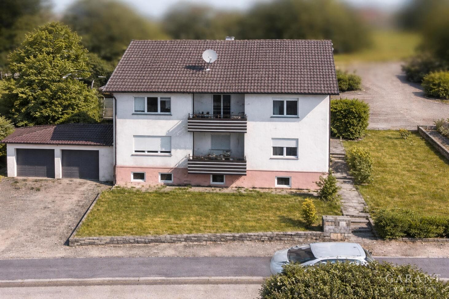 Großzügiges Wohnhaus mit zwei 4 Zimmer-Wohnungen!