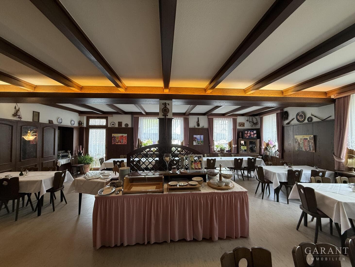 Gästehaus mit Gastronomie "all inklusive" - viele Nutzungsmöglichkeiten, renoviert, übernahmebereit!