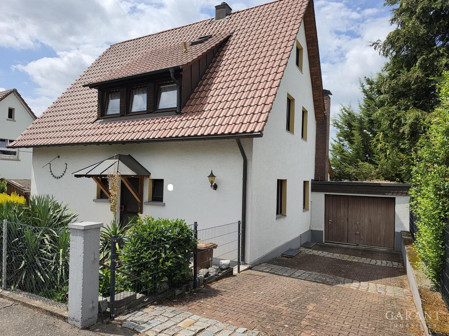 Freistehendes Einfamilienhaus mit großem Garten und herrlicher Aussicht in Pforzheim-Buckenberg