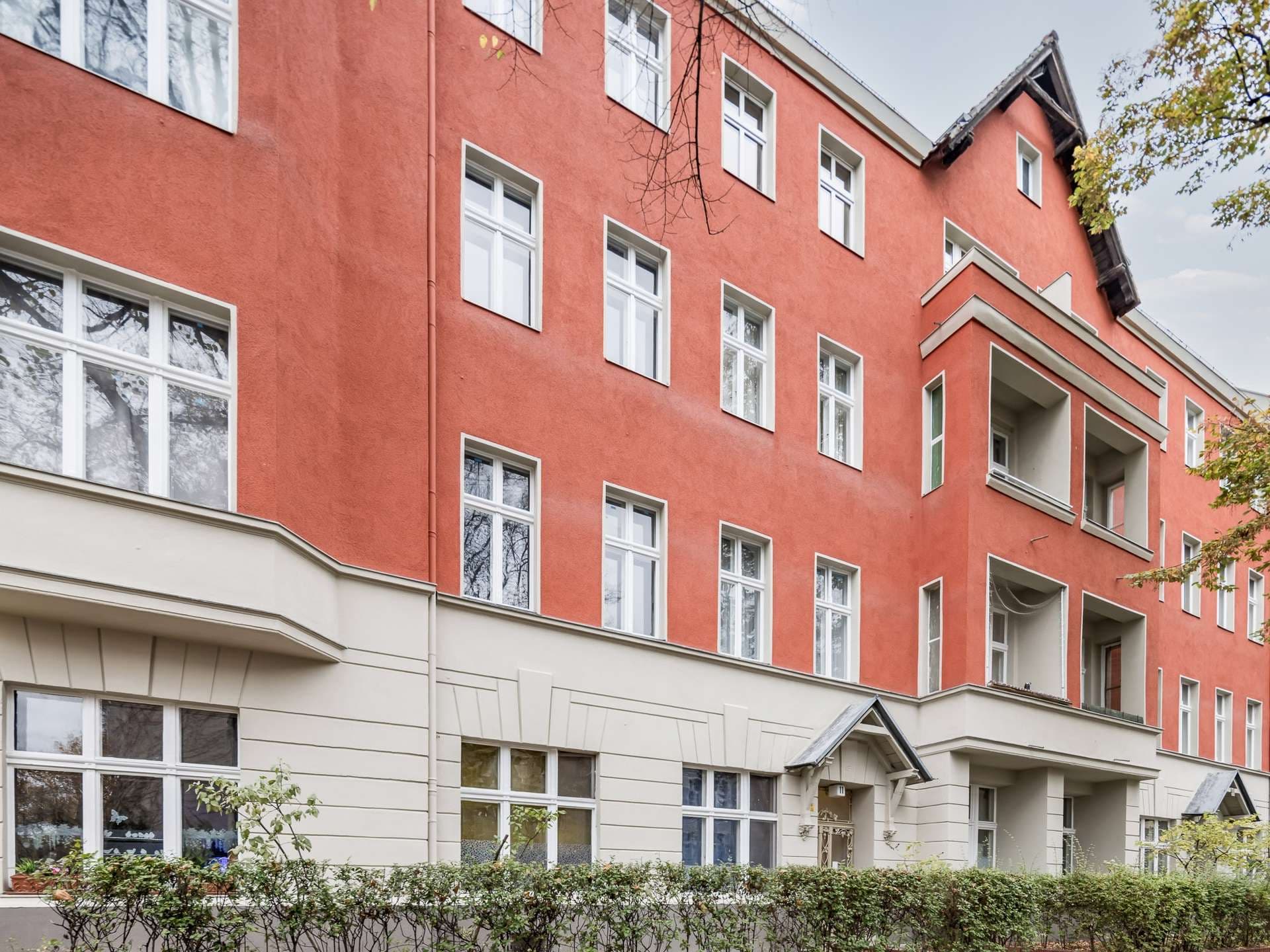 Langfristige Kapitalanlage am Rüdesheimer Platz: 3-Zimmer-Wohnung mit Loggia